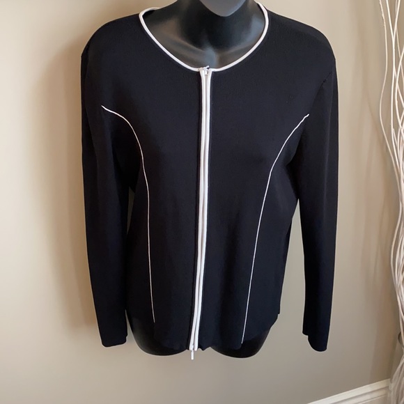 Black with white detail fro t zip cardigan - Picture 3 of 5